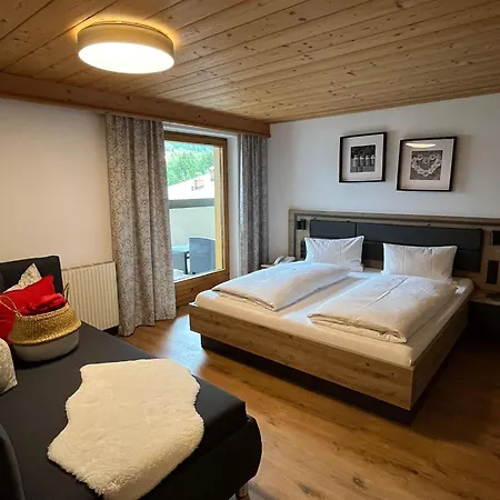 Florina Im Casada Daire Galtür